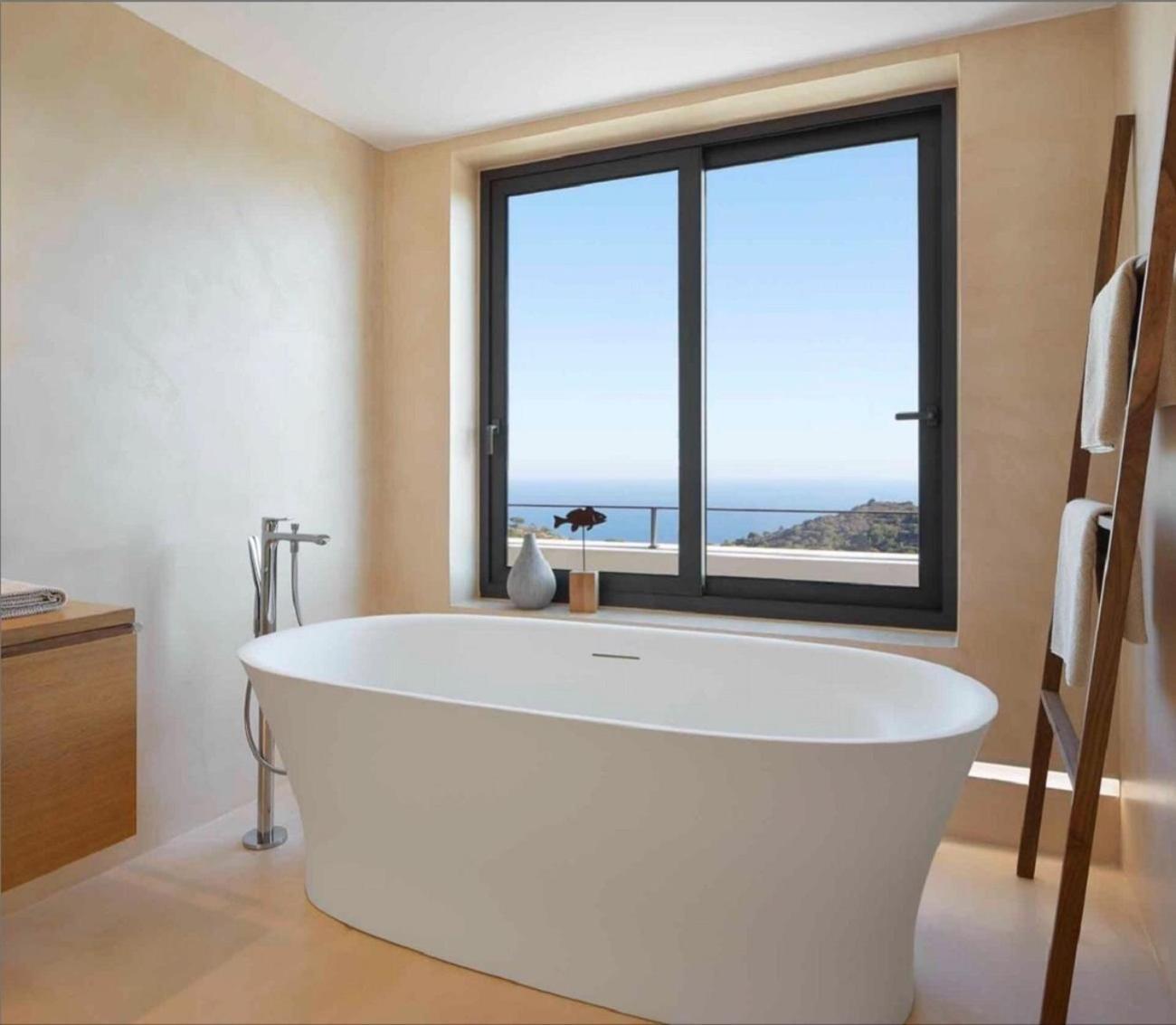 Espectacular Con Interior De Ensueno Gerona